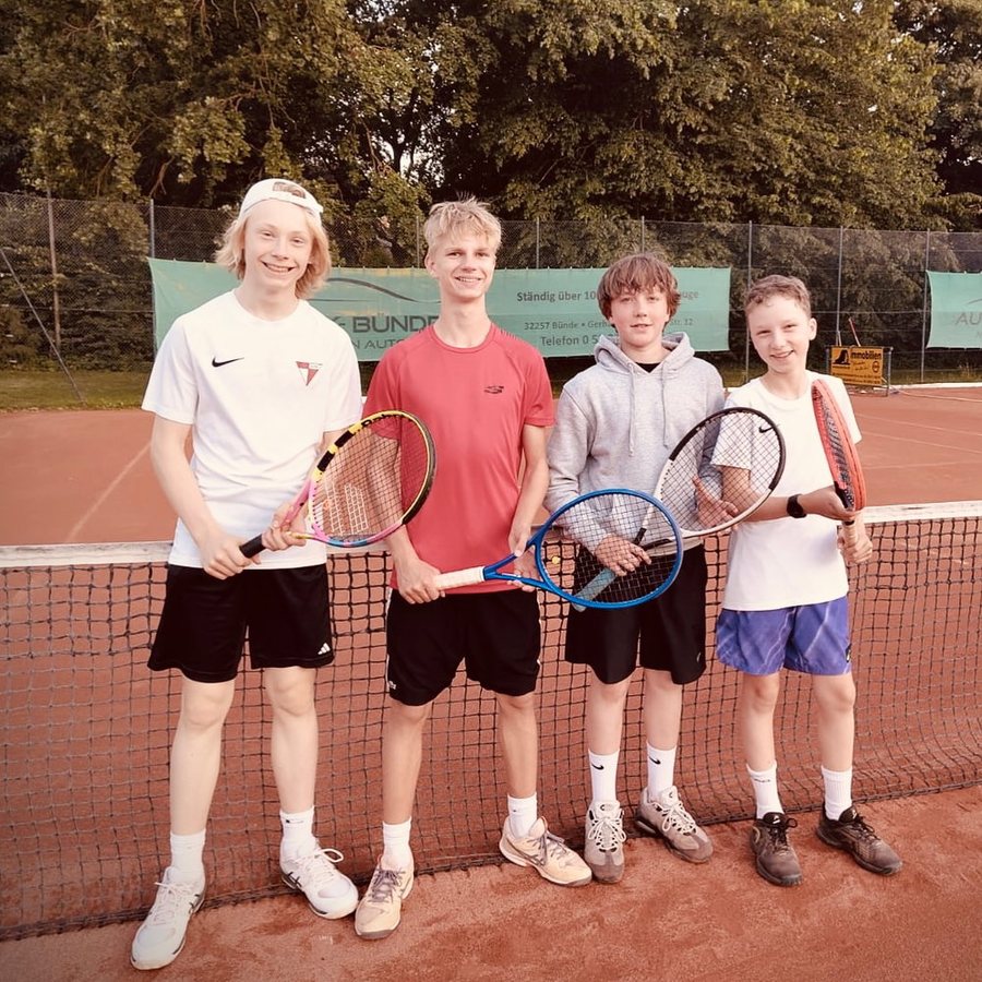 Gratulation an unsere U15 Jungs Henning, Tim, Peter und Jarne zum 5:1 Sieg gegen Bünde! Super gemacht!